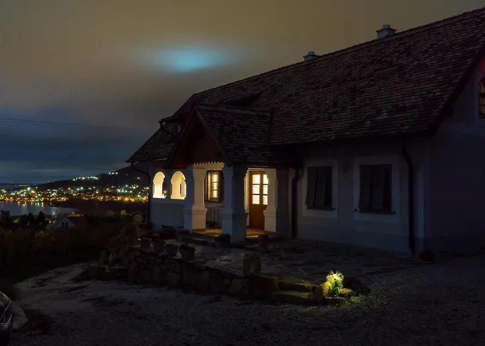Csendes Dulo Szolobirtok Guesthouse Badacsonyoers